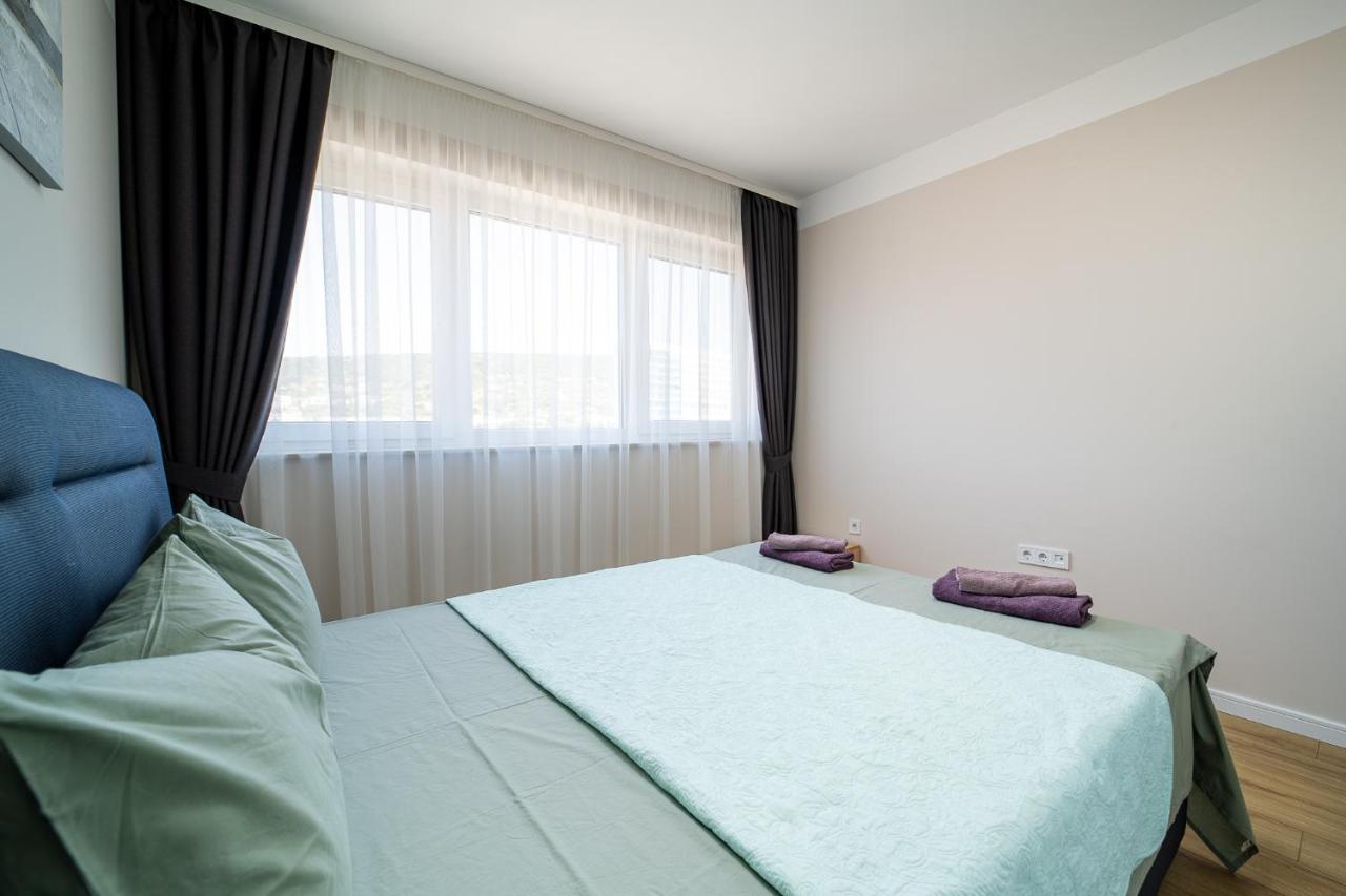 Sky Academic Apartment Varna Exterior foto